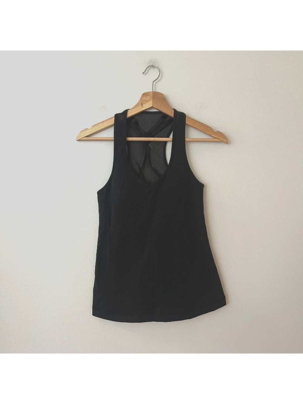 Lululemon Black Mesh Back Athletic Tank Top Women's Size 6